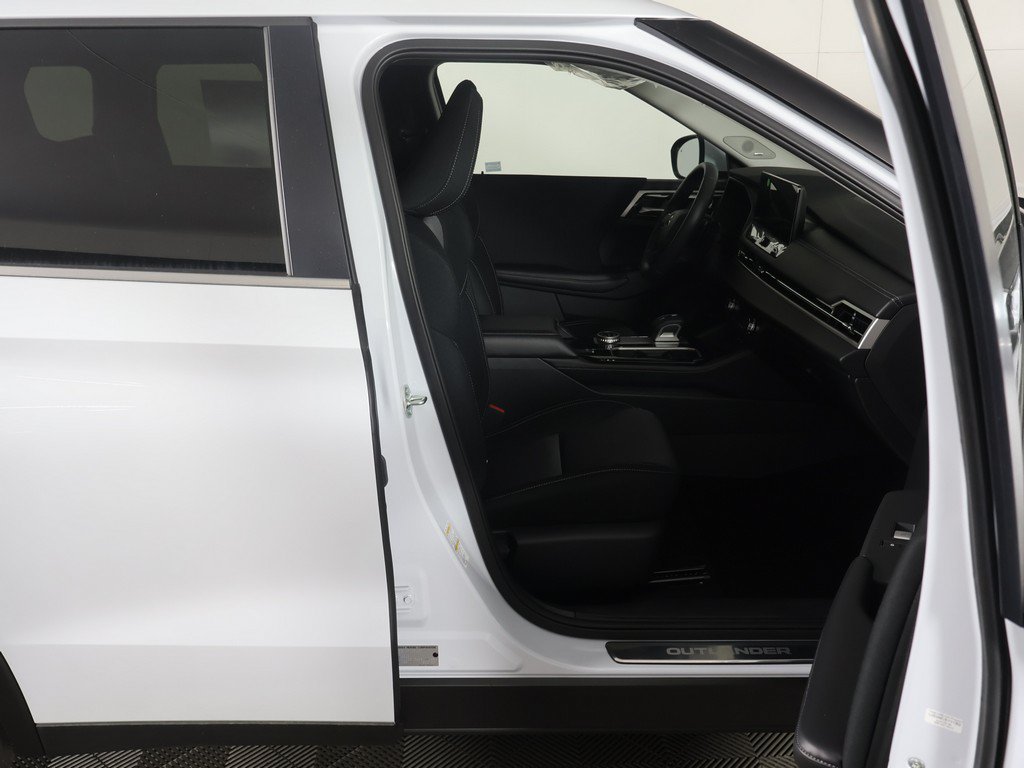 New 2026 Mitsubishi Outlander ES AWD/4WD image 29