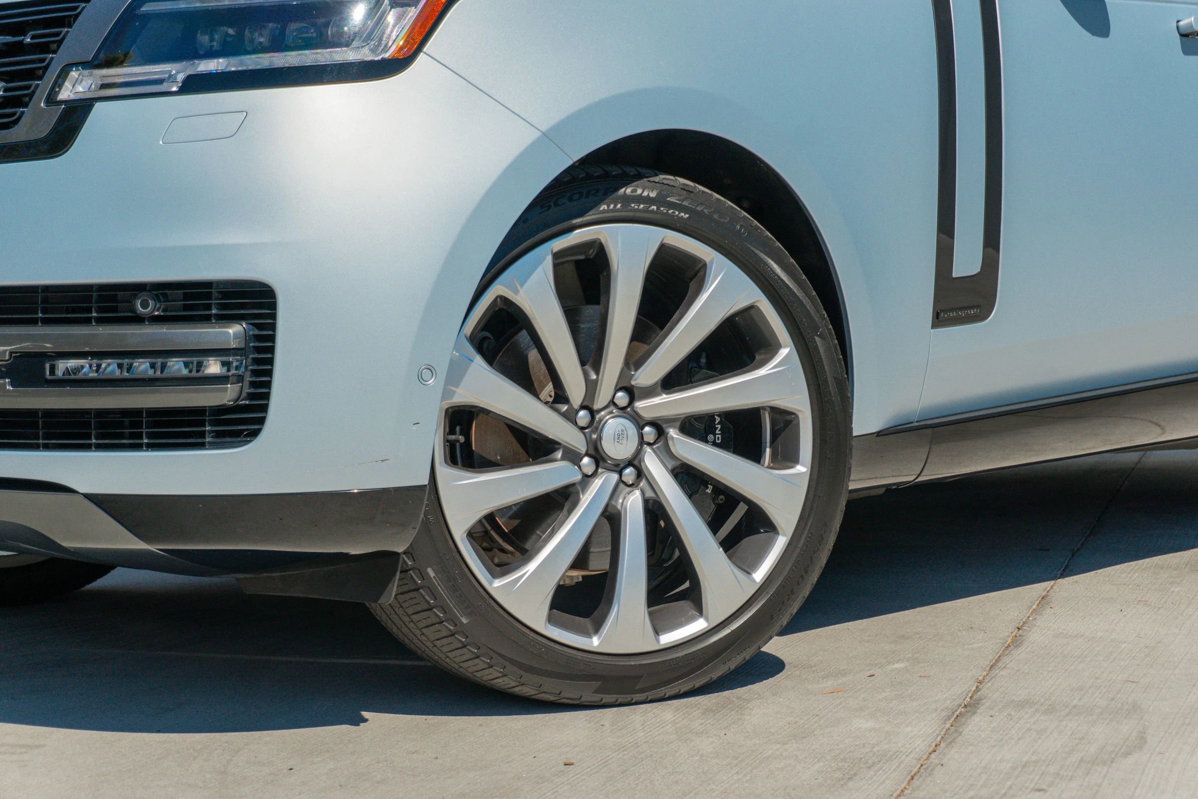 Used 2023 Land Rover Range Rover Autobiography image 26