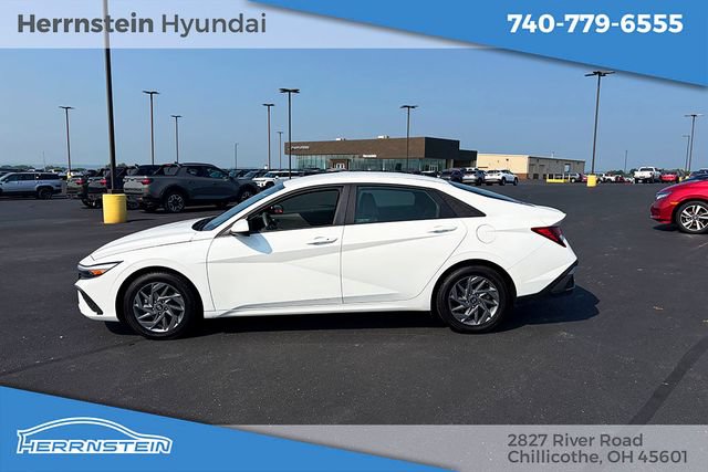 Used 2024 Hyundai Elantra SEL FWD image 4