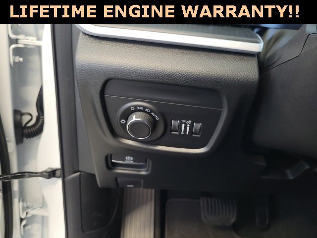 New 2025 Jeep Grand Cherokee L Altitude image 17