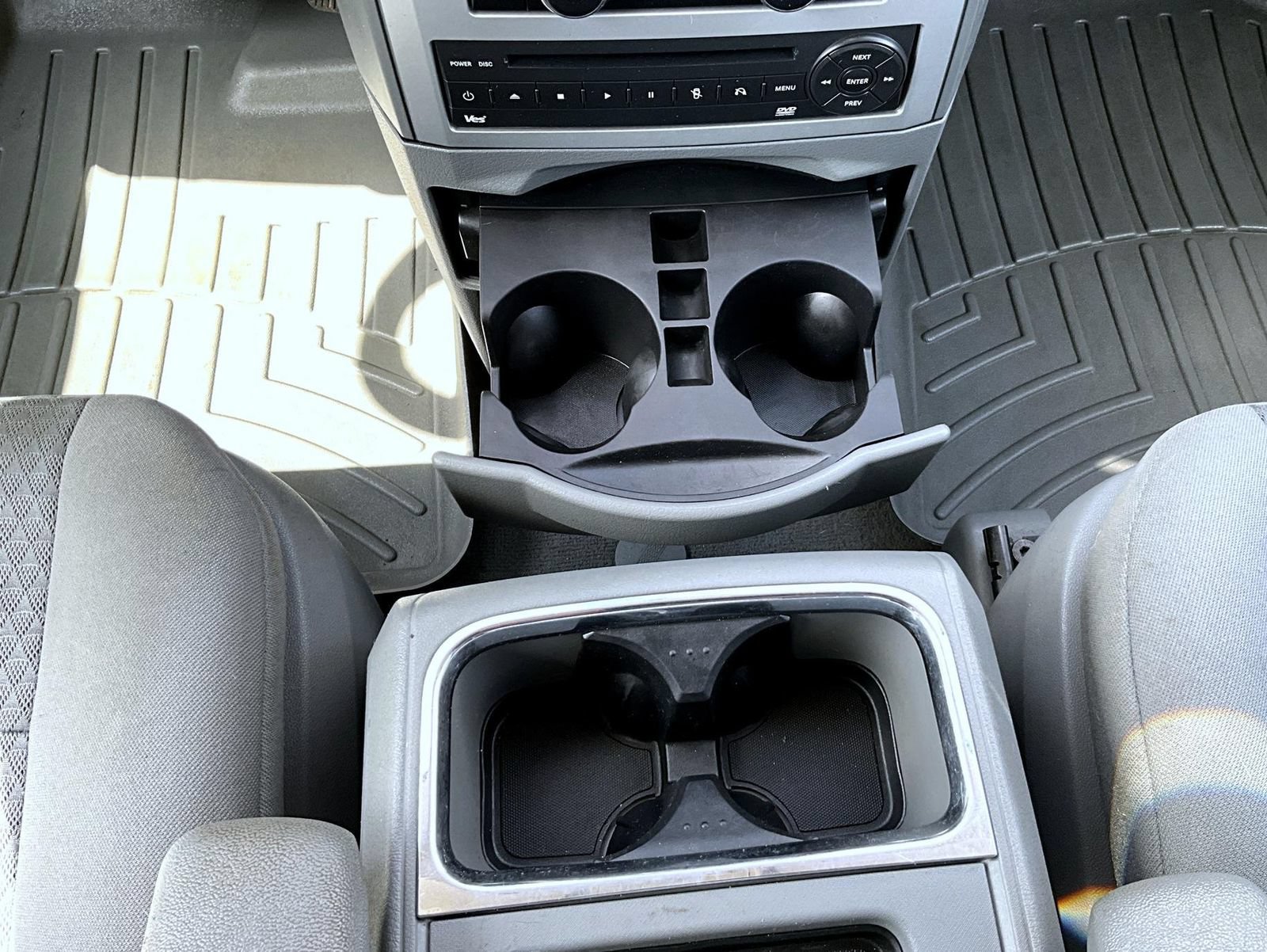 Used 2010 Chrysler Town & Country Touring w/ Entertainment Group #2 FWD image 15