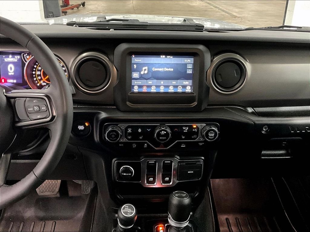 Used 2023 Jeep Wrangler Sport AWD/4WD image 18