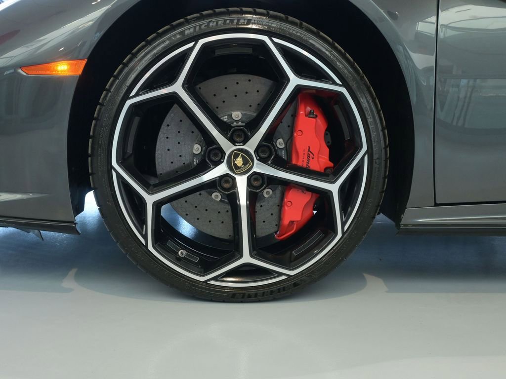 Used 2020 Lamborghini Huracan EVO AWD/4WD image 32