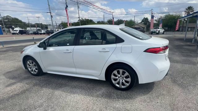 Used 2025 Toyota Corolla LE FWD image 6