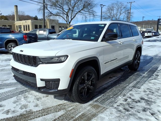 Used 2022 Jeep Grand Cherokee L Laredo image 8