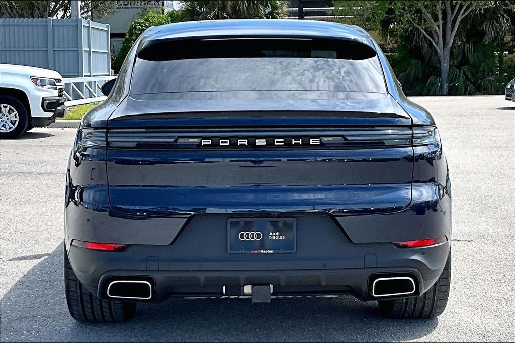 Used 2024 Porsche Cayenne Coupe image 6