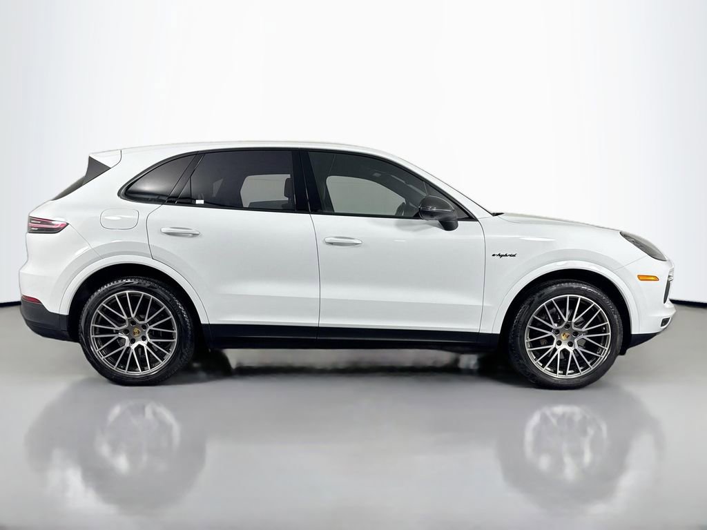 Used 2022 Porsche Cayenne E-Hybrid image 4