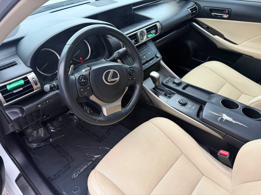 Used 2015 Lexus IS 250 RWD image 9