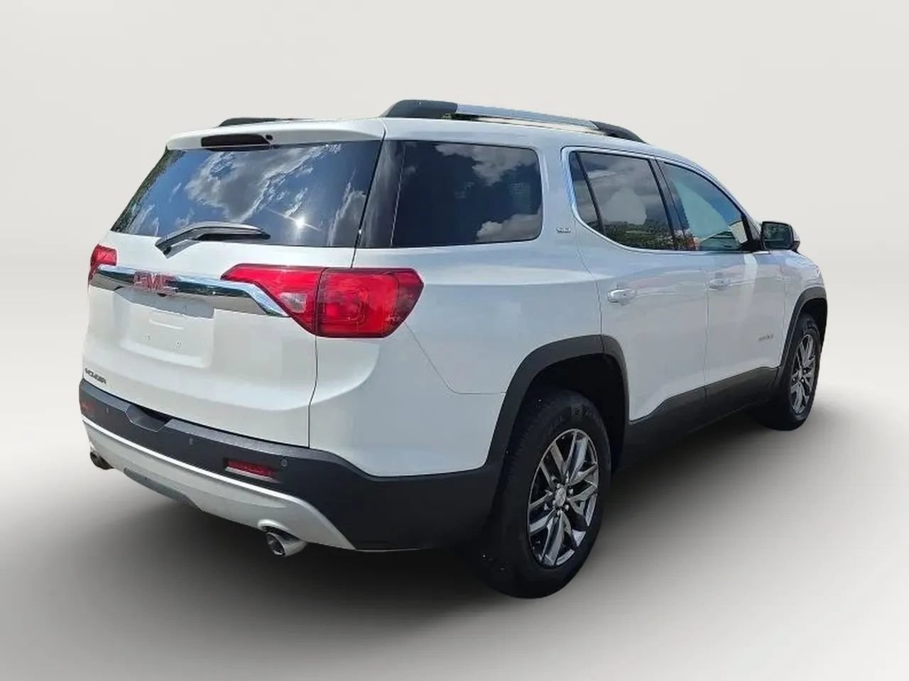 Used 2017 GMC Acadia SLT w/ LPO, Floor Liner Package FWD image 6