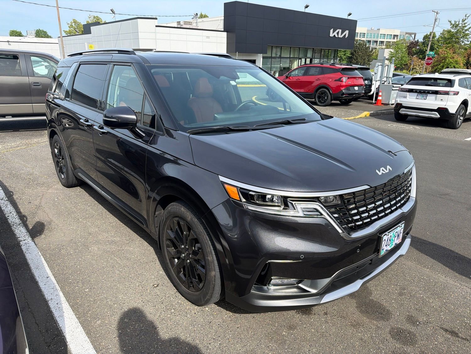 Used 2024 Kia Carnival SX Prestige FWD image 3