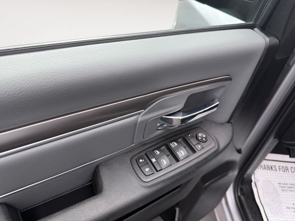 Used 2023 RAM 1500 Classic SLT AWD/4WD image 21