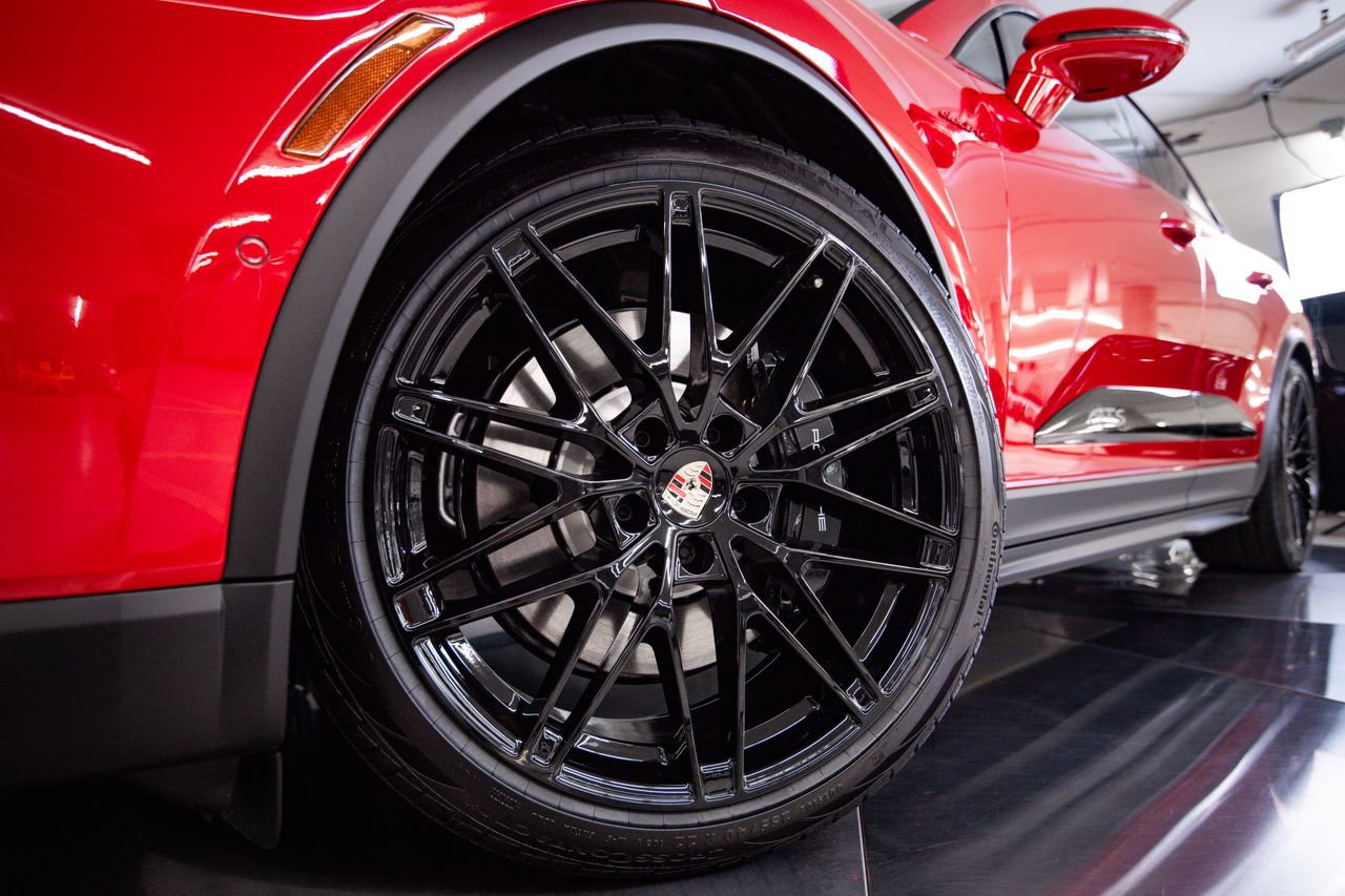 New 2026 Porsche Macan GTS Electric image 12