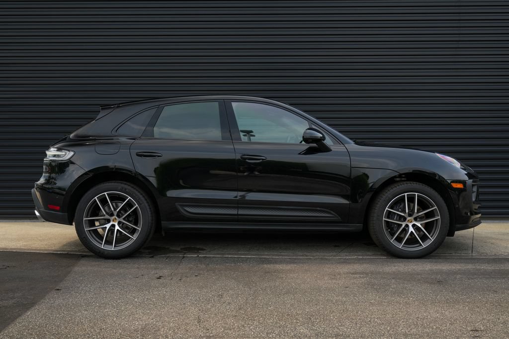Certified 2026 Porsche Macan AWD/4WD image 36