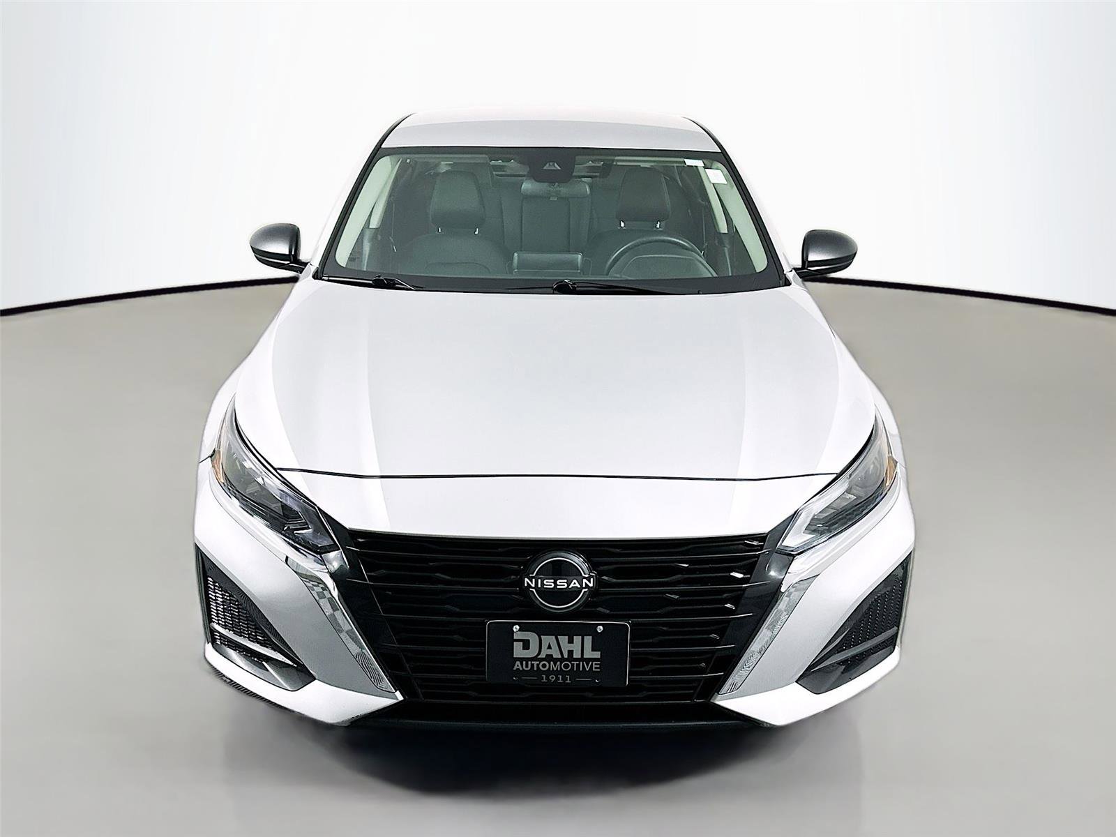 Used 2024 Nissan Altima 2.5 SV FWD image 3