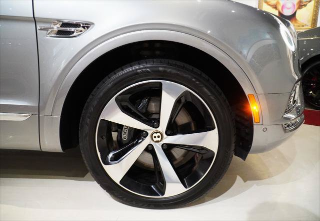 Used 2020 Bentley Bentayga AWD/4WD image 9