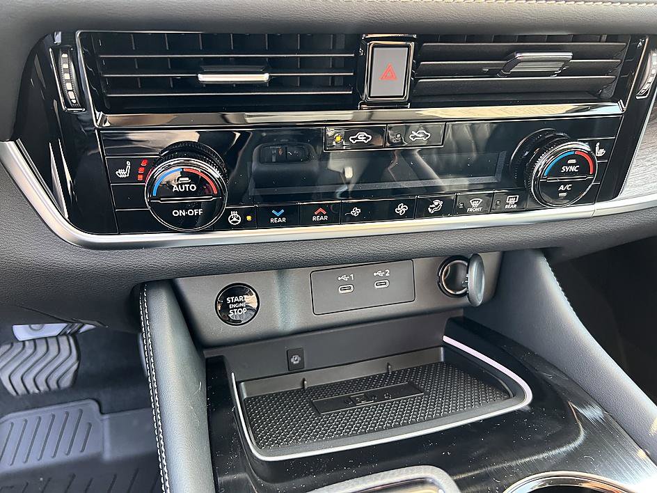 New 2026 Nissan Rogue Platinum image 17