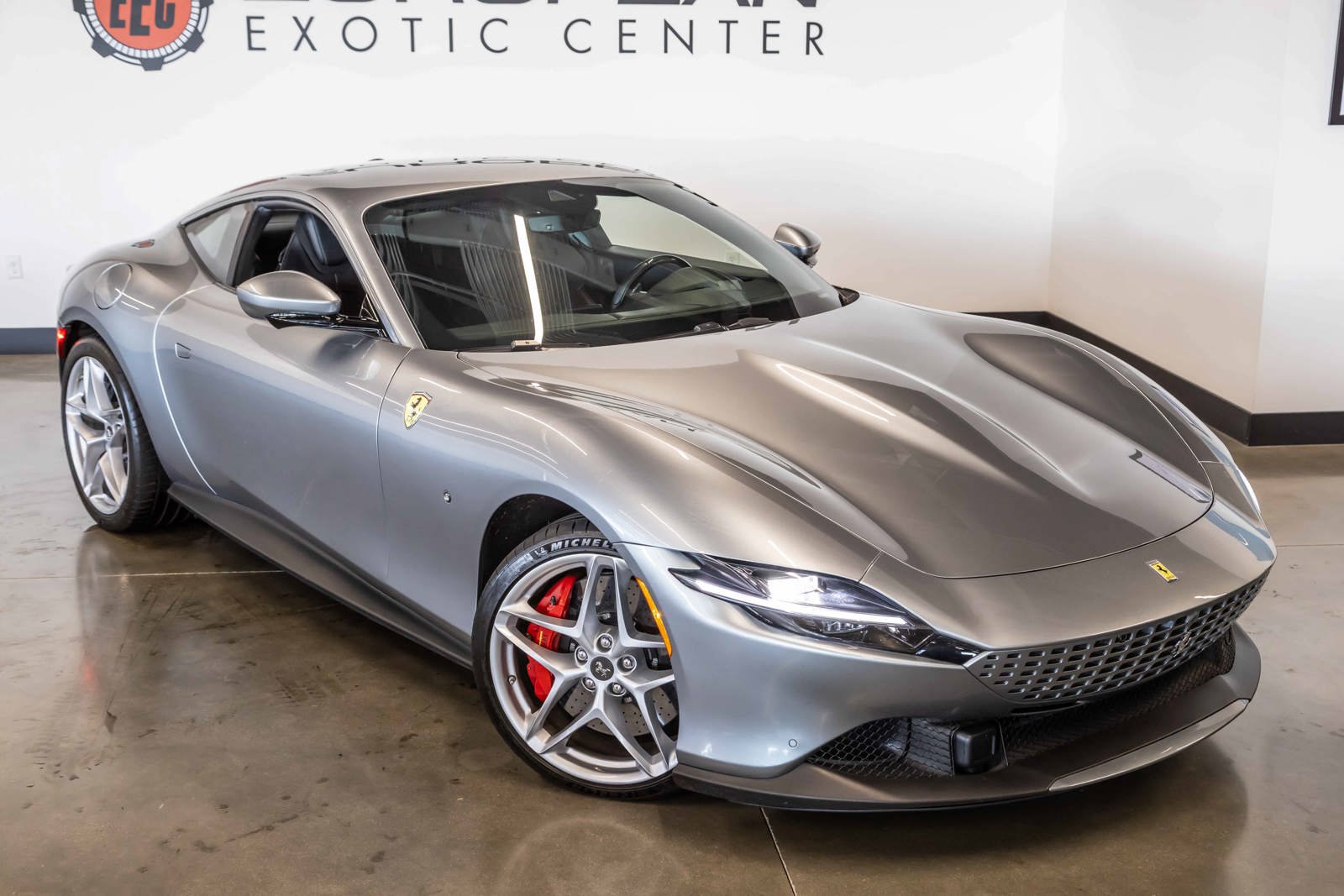 Used 2021 Ferrari Roma RWD image 2