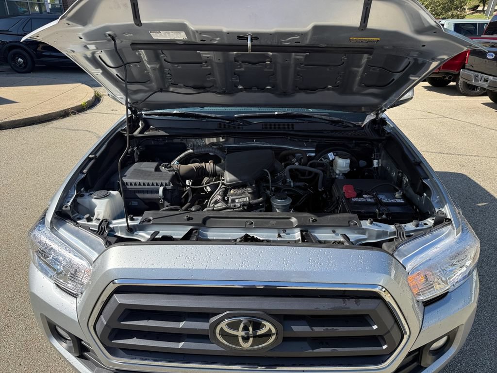 Used 2022 Toyota Tacoma SR5 w/ SR5 Appearance Package (SM) AWD/4WD image 26