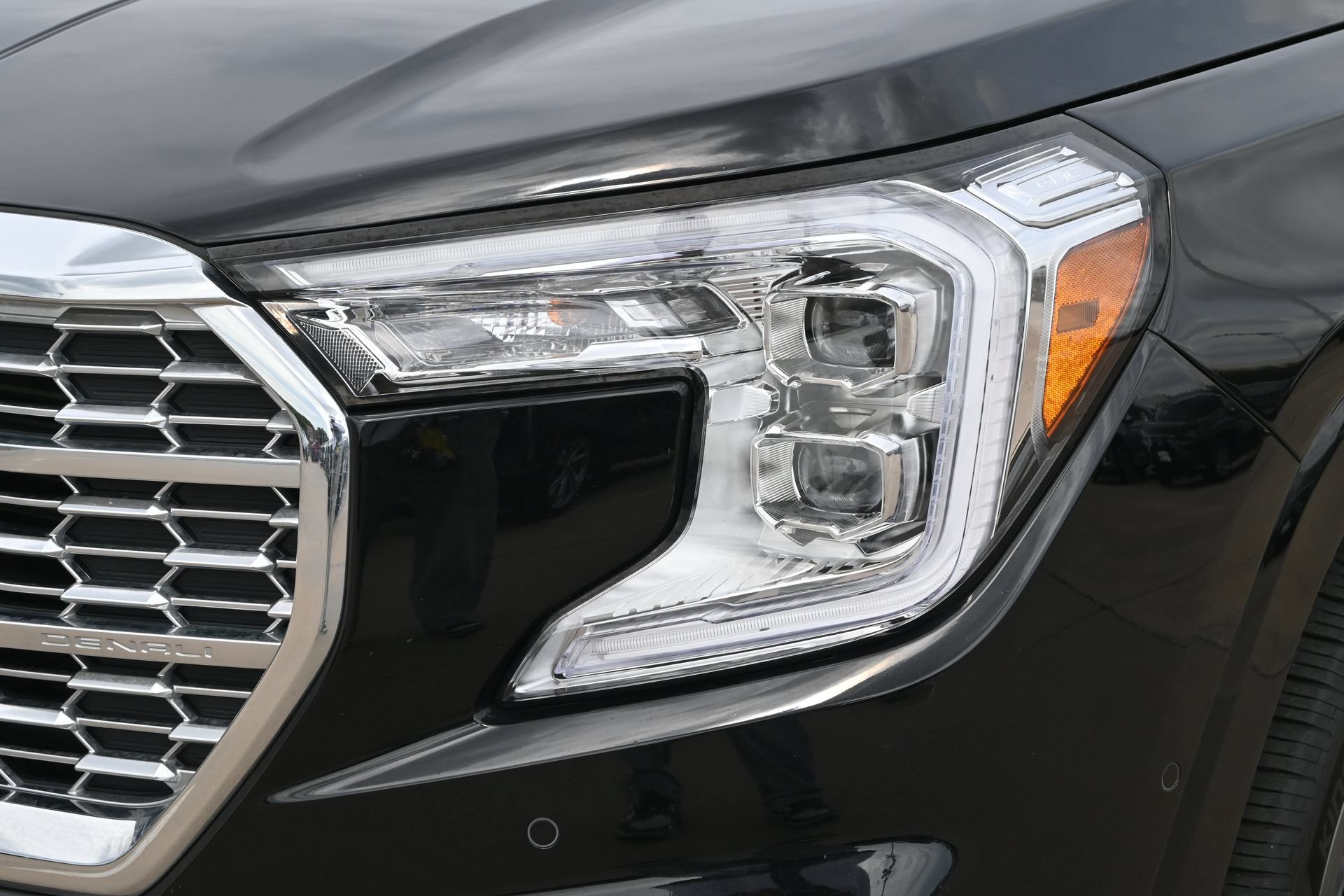 Used 2024 GMC Terrain Denali w/ Black Diamond Edition AWD/4WD image 24