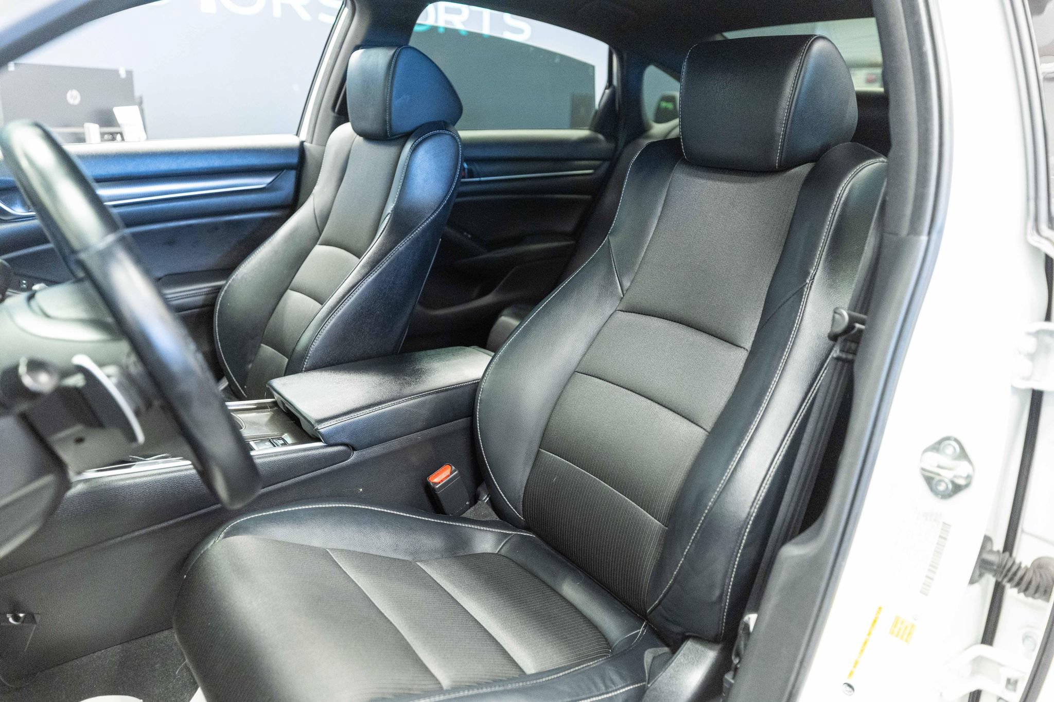 Used 2018 Honda Accord Sport image 11