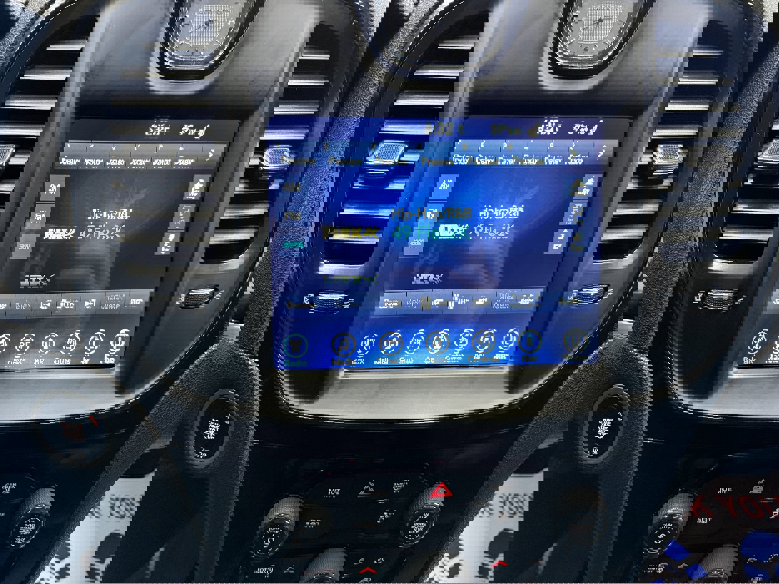 Used 2017 Chrysler 300 S image 15