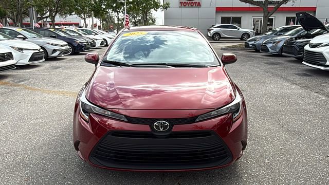 Used 2025 Toyota Corolla LE image 2