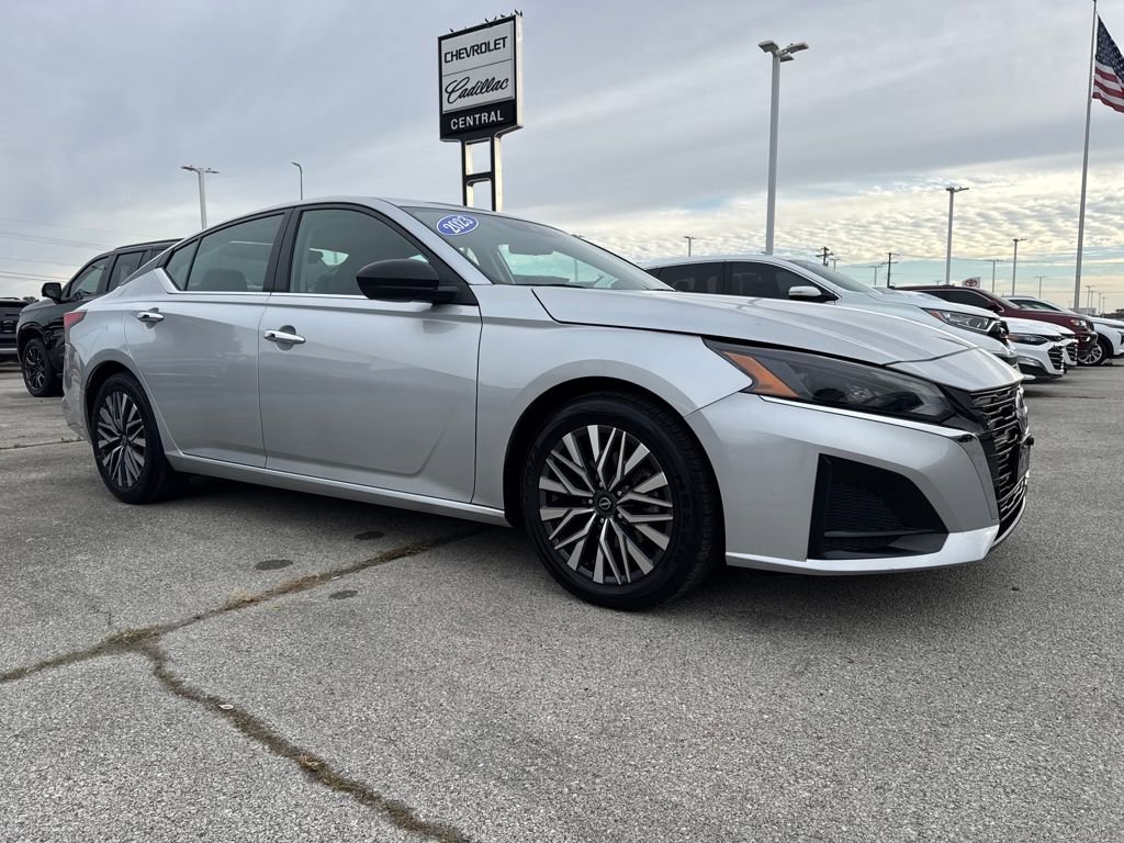 Used 2023 Nissan Altima 2.5 SV image 8