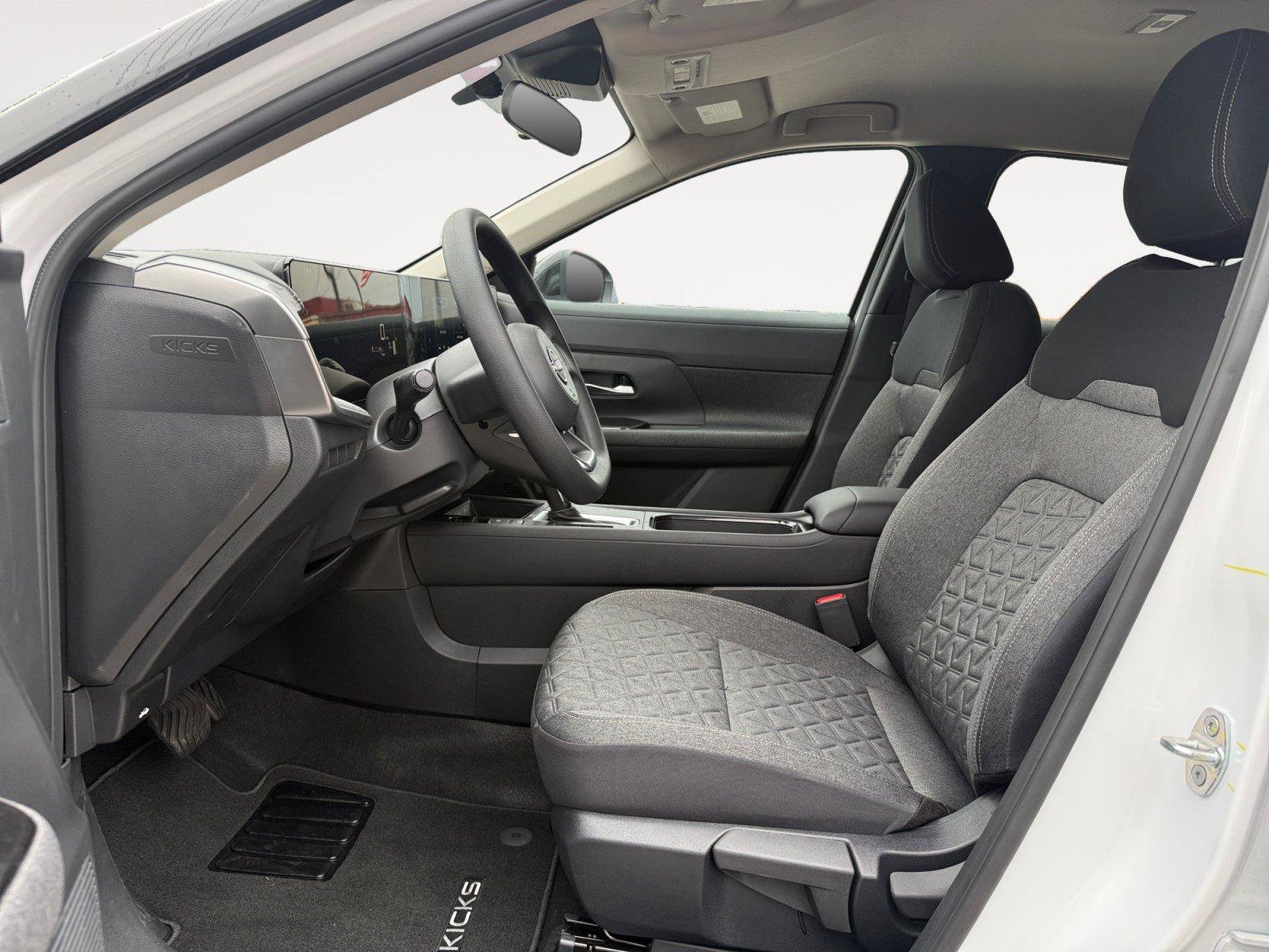 New 2027 Nissan Kicks SV AWD/4WD image 10