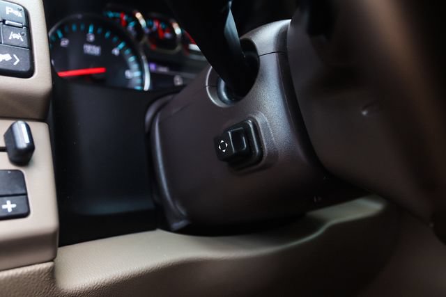 Used 2019 GMC Yukon SLT w/ Open Road Package AWD/4WD image 29