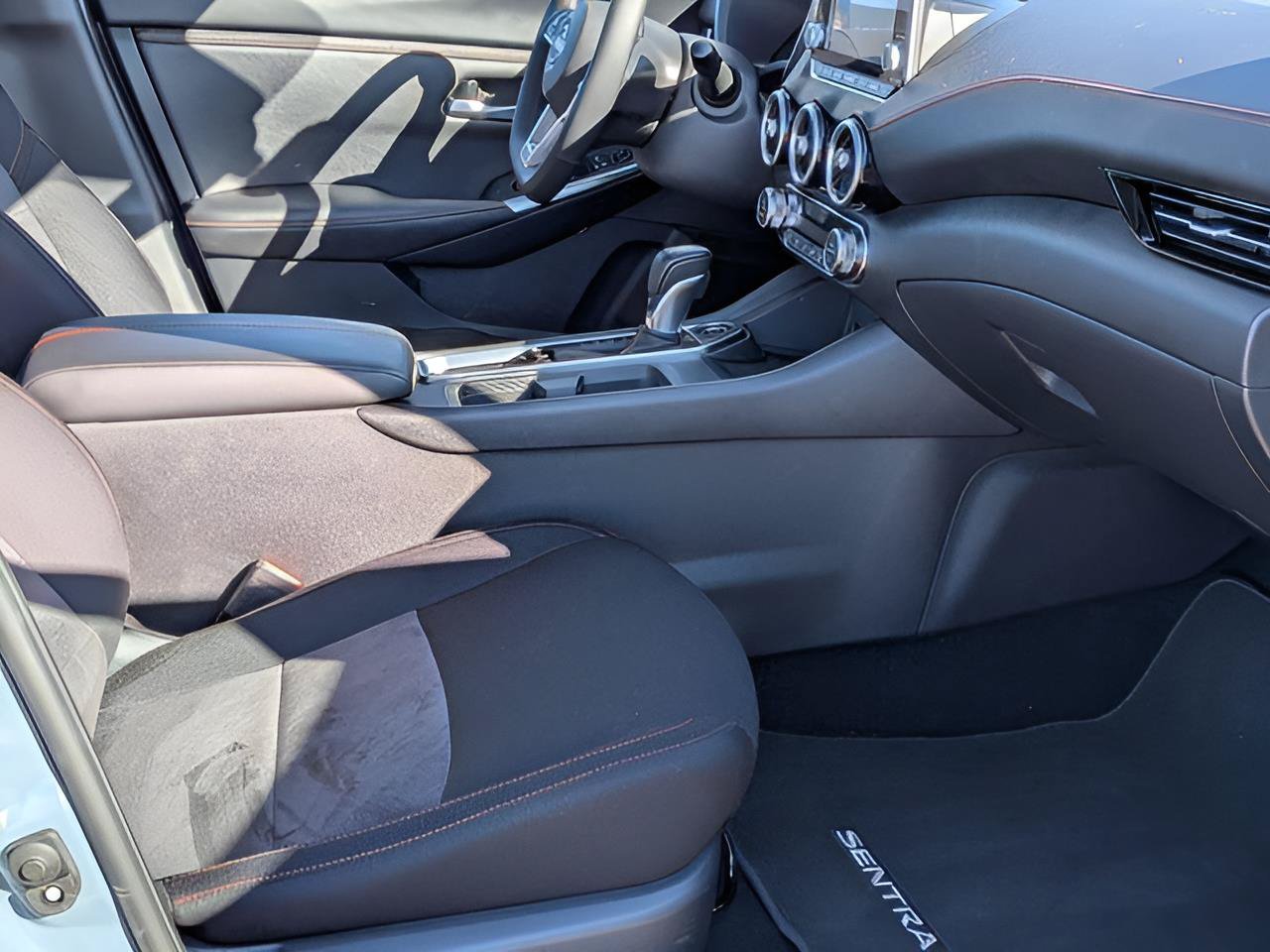 Certified 2025 Nissan Sentra SR FWD image 25