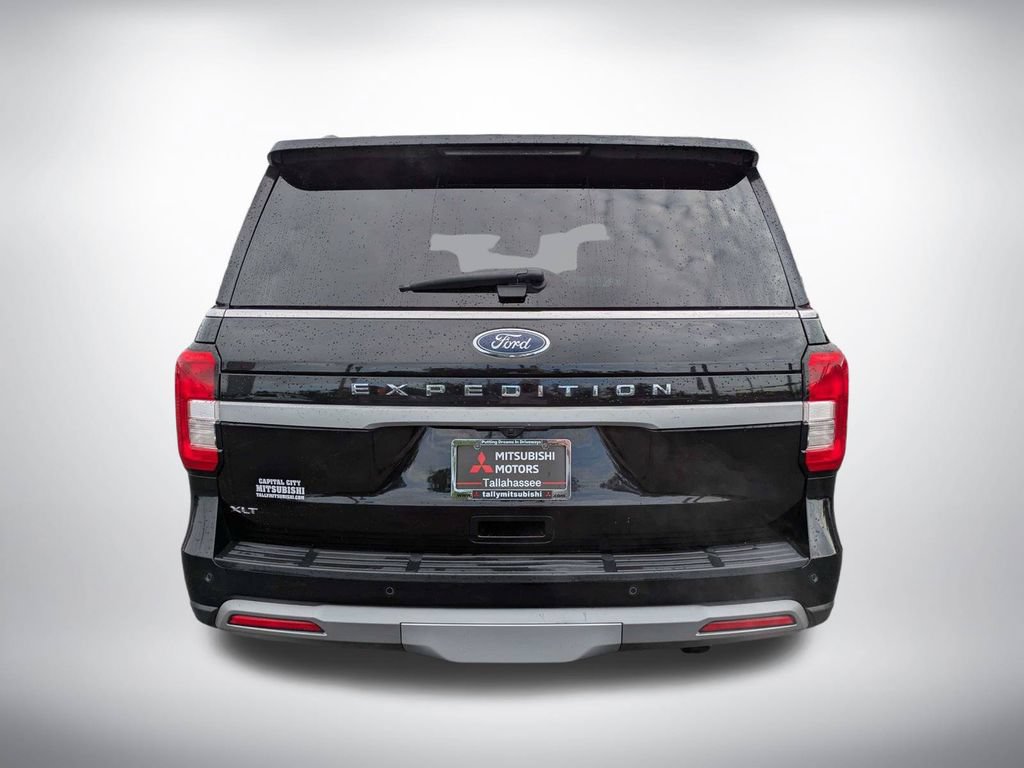 Used 2024 Ford Expedition XLT RWD image 5