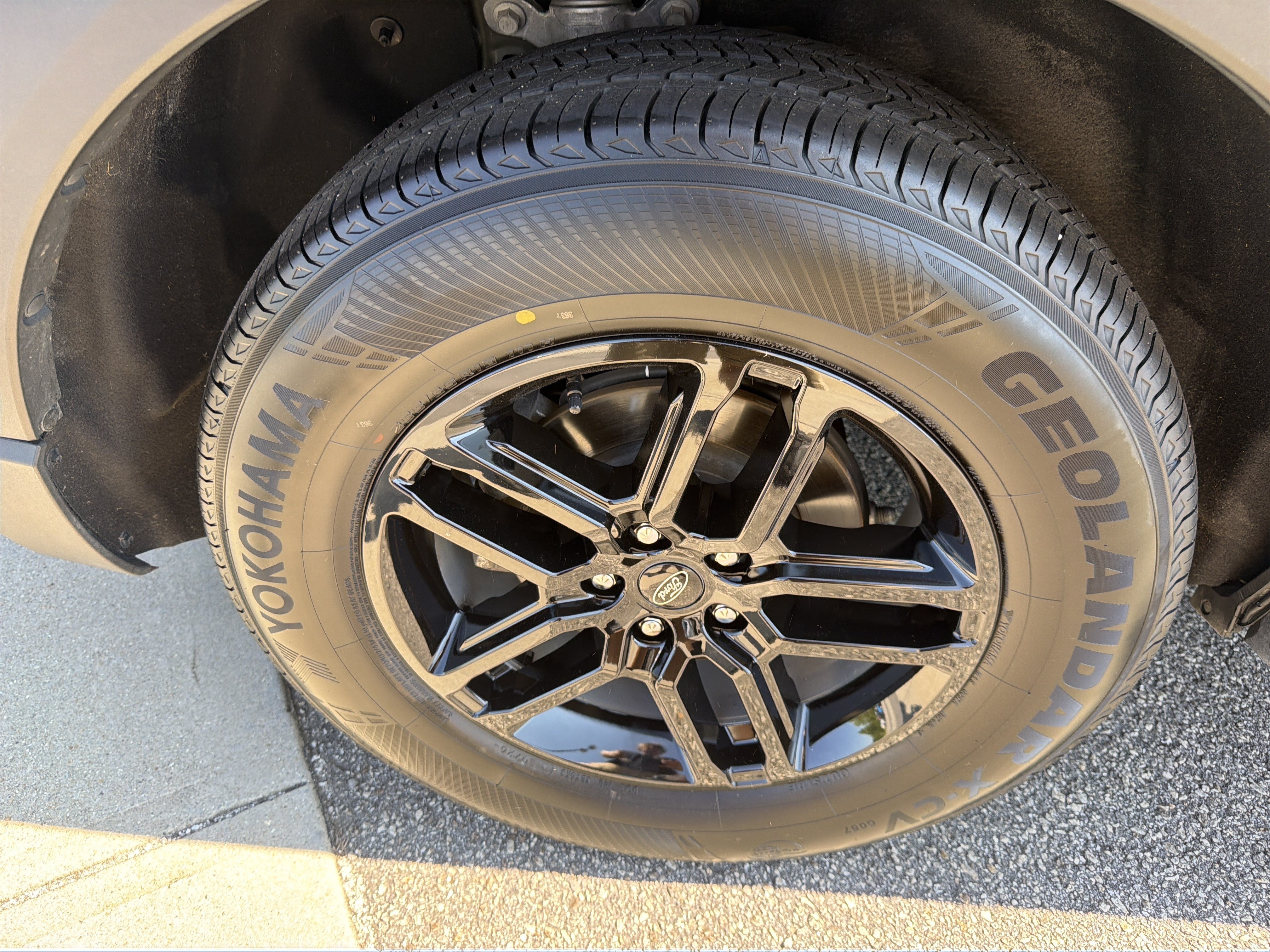 Used 2025 Ford Explorer Active RWD image 27