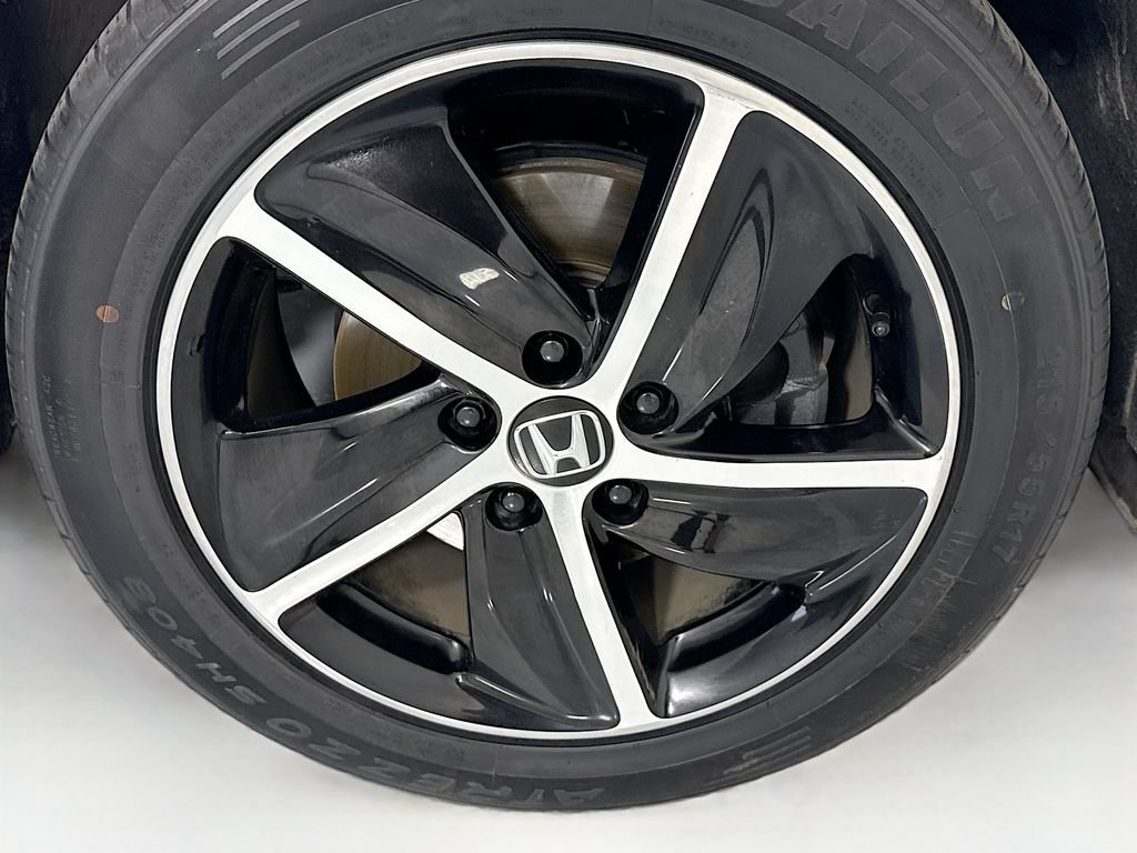 Certified 2019 Honda HR-V Touring image 32