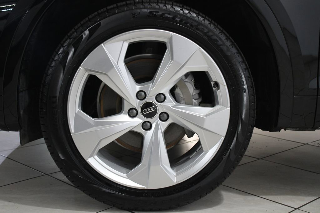 Certified 2025 Audi Q5 2.0T Premium Plus w/ Premium Plus Package image 16