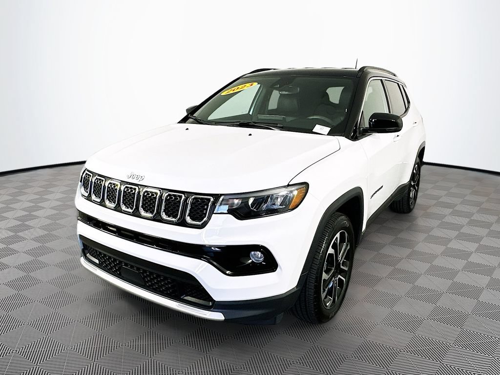 Used 2023 Jeep Compass Limited AWD/4WD image 5