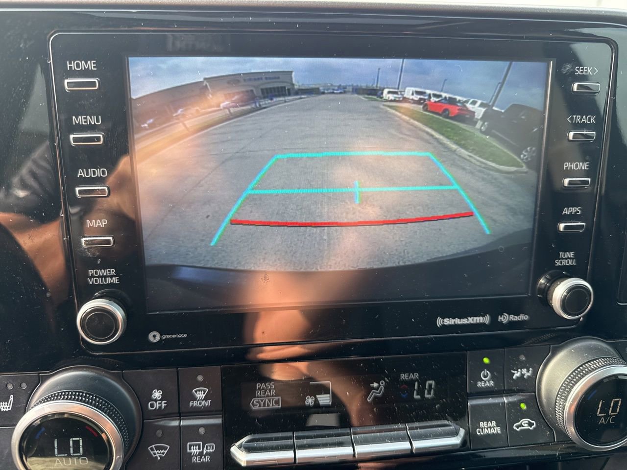 Used 2021 Toyota Highlander XLE FWD image 27