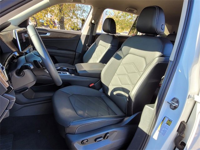 Used 2024 Volkswagen Atlas SE image 8