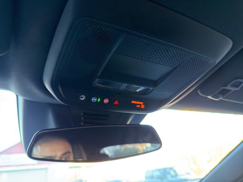 Used 2024 Chevrolet Equinox EV LT image 19