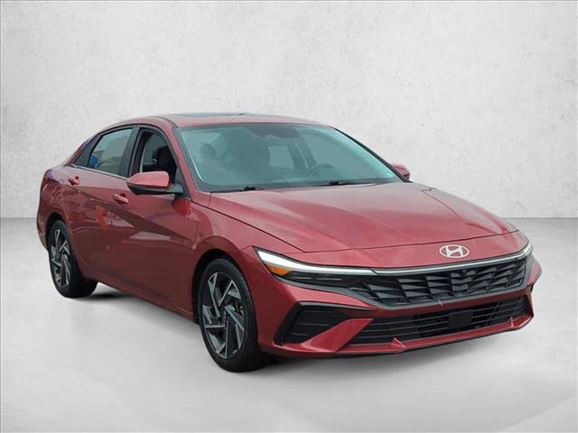 Used 2024 Hyundai Elantra Limited image 3