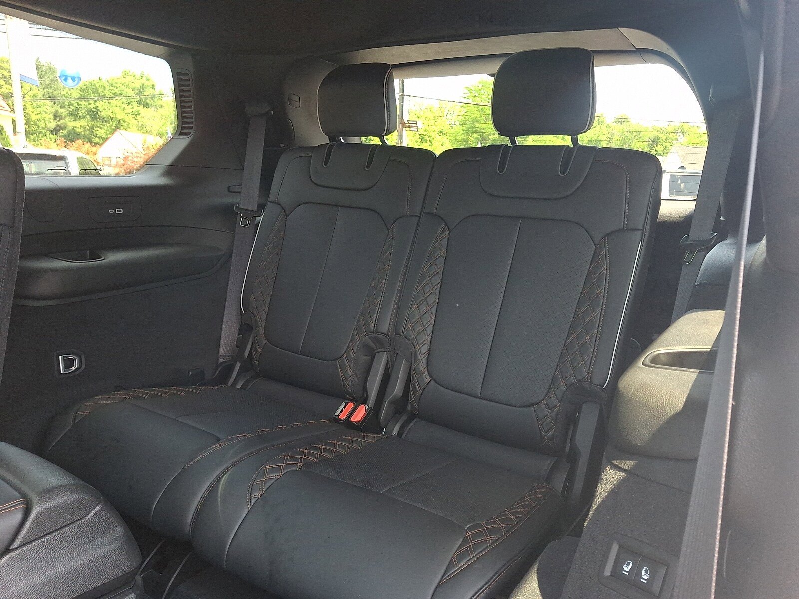 Used 2023 Jeep Grand Cherokee L Summit AWD/4WD image 11