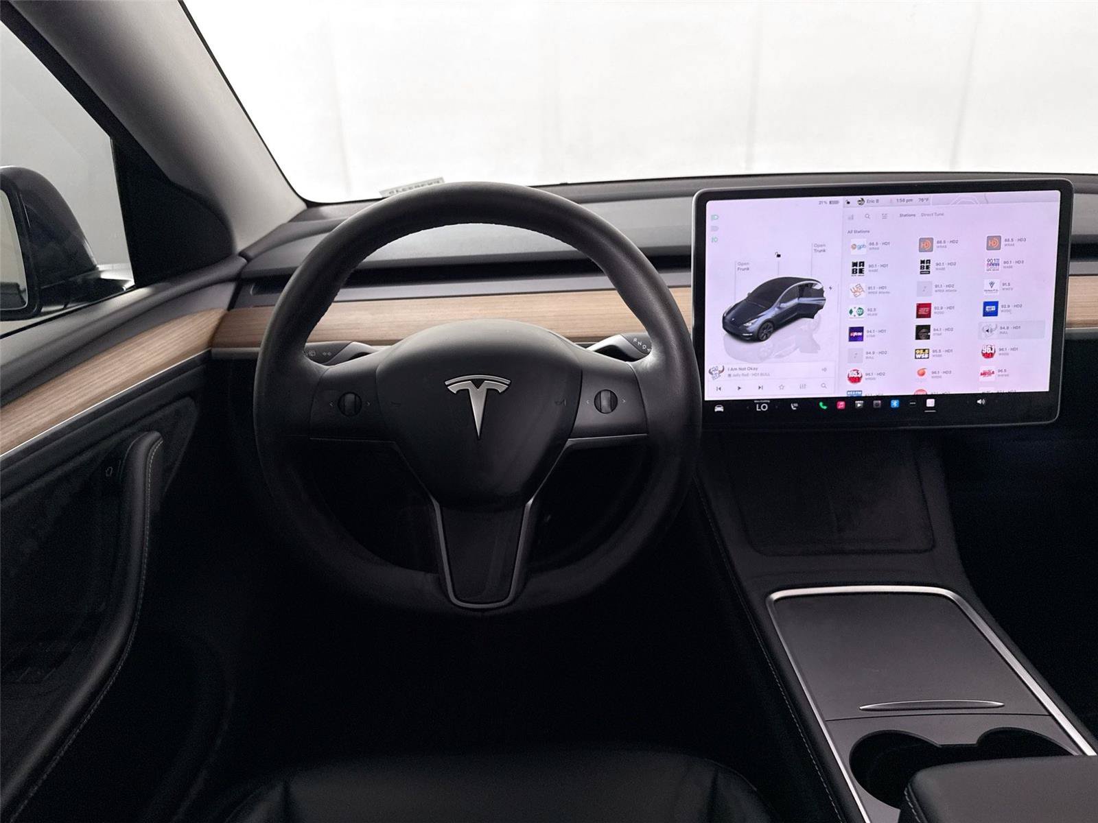 Used 2025 Tesla Model Y Long Range AWD/4WD image 27