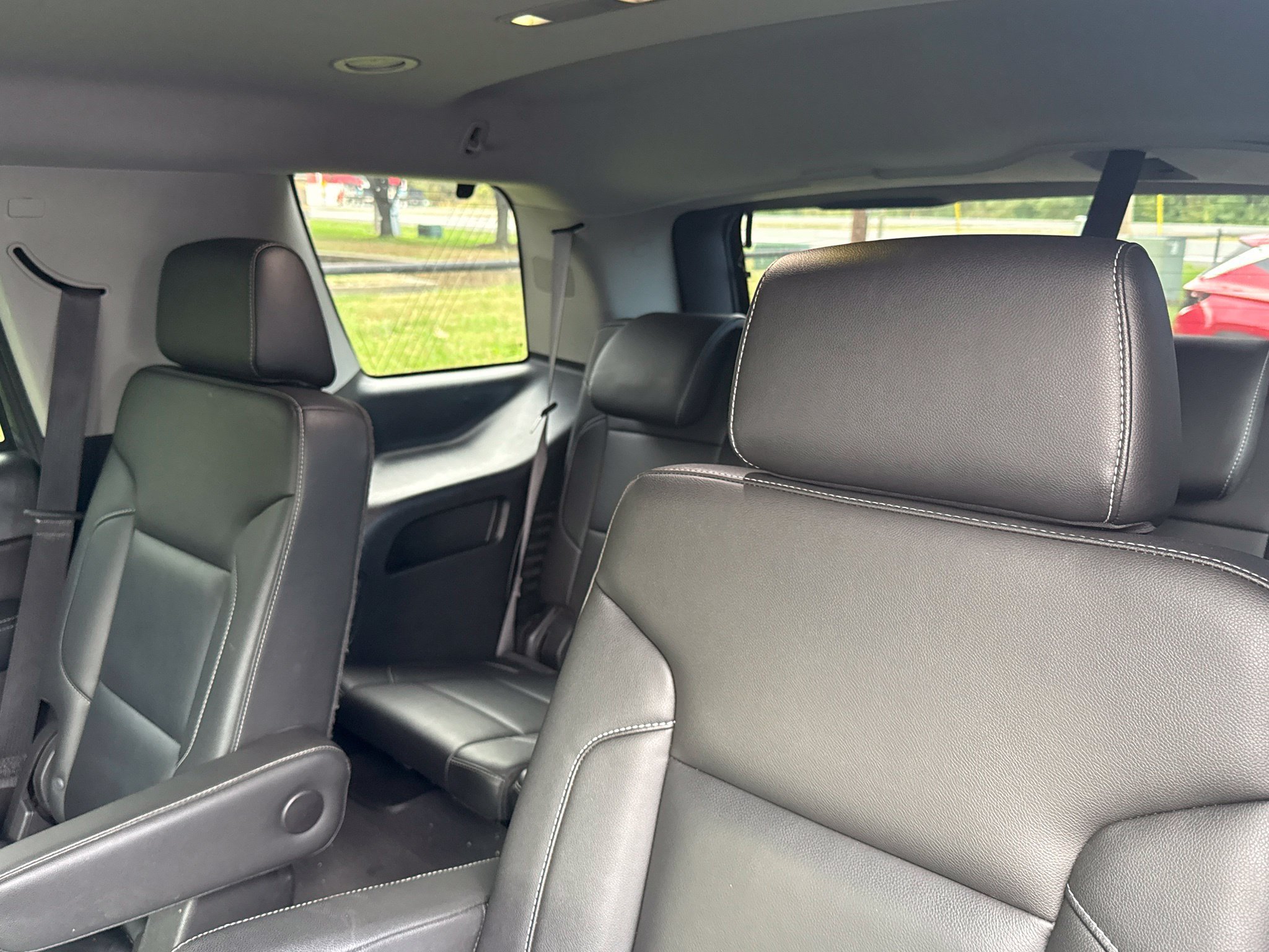 Used 2019 Chevrolet Tahoe LT w/ LT Signature Package AWD/4WD image 13