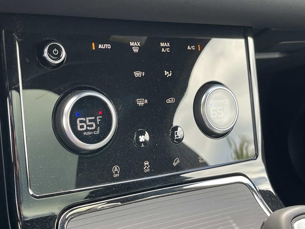 Used 2023 Land Rover Range Rover Evoque R-Dynamic SE image 27