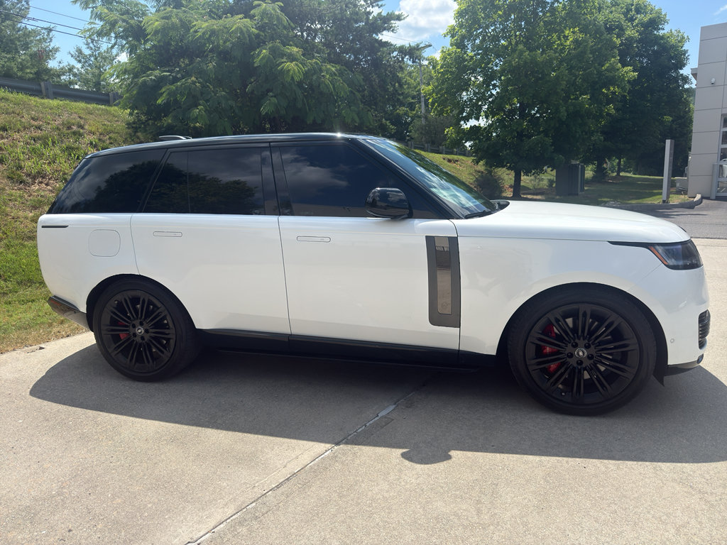 Used 2024 Land Rover Range Rover SV AWD/4WD image 1