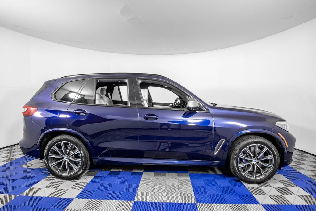 Used 2020 BMW X5 M50i w/ Executive Package image 4