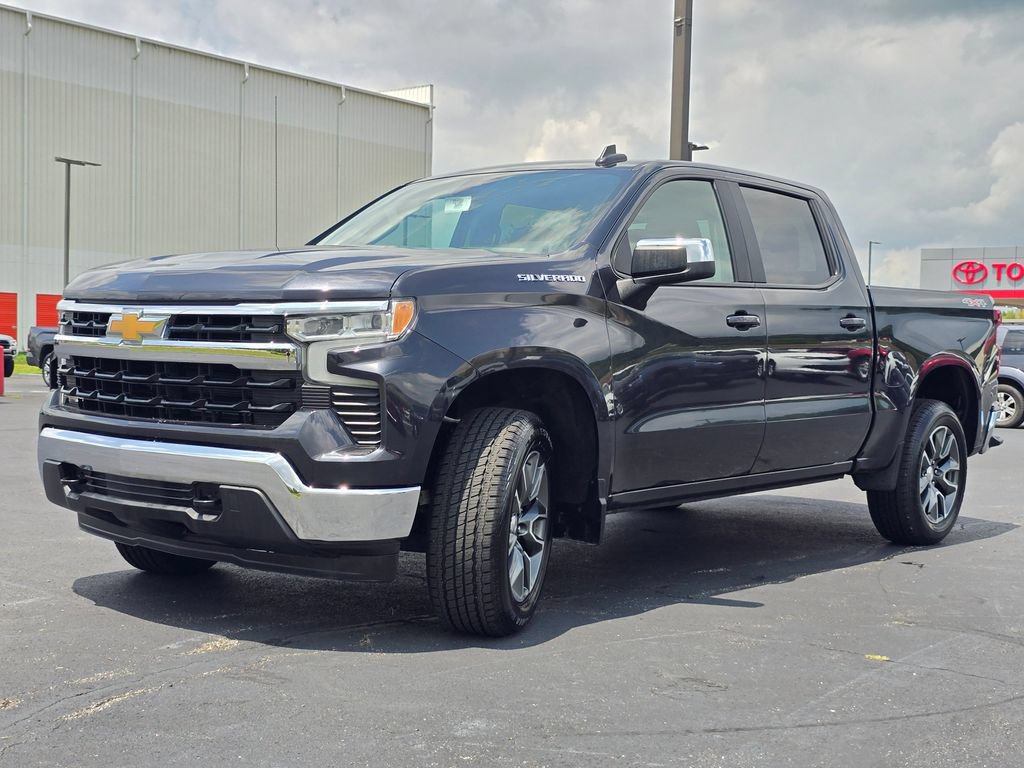 Used 2024 Chevrolet Silverado 1500 LT AWD/4WD image 4