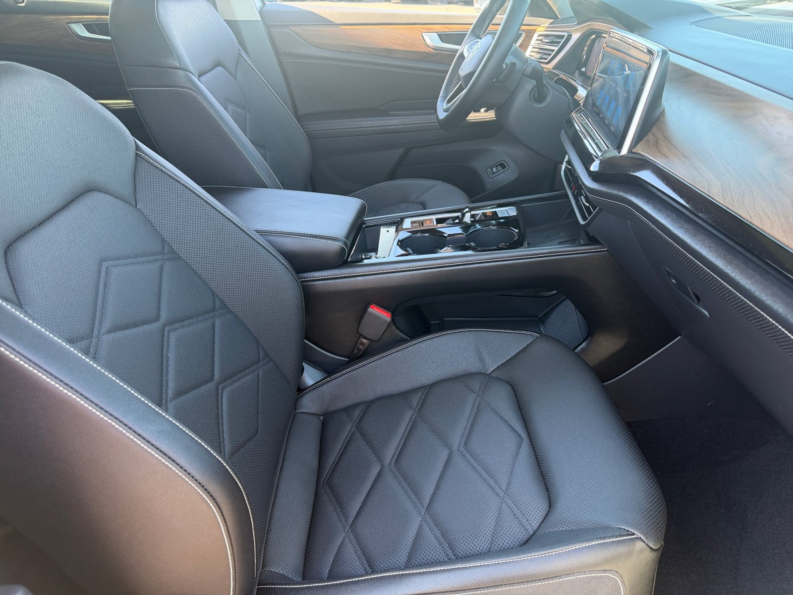 Used 2026 Volkswagen Atlas SE FWD image 19
