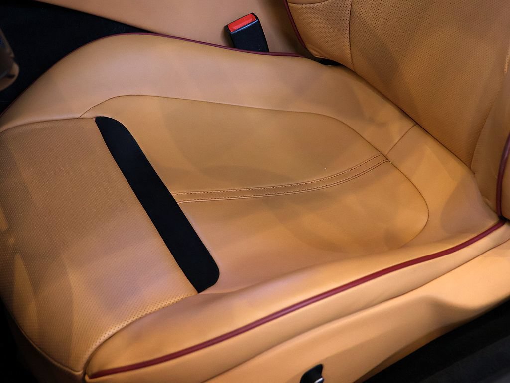 Certified 2022 Ferrari Roma RWD image 86