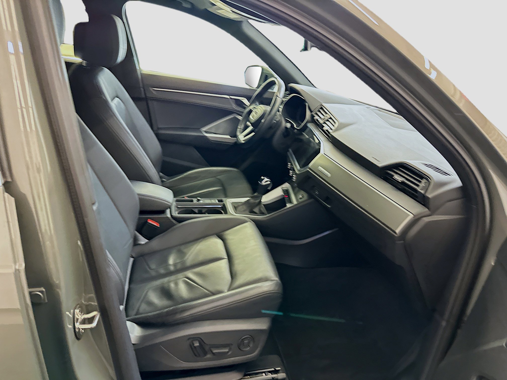 Used 2023 Audi Q3 2.0T Premium image 33