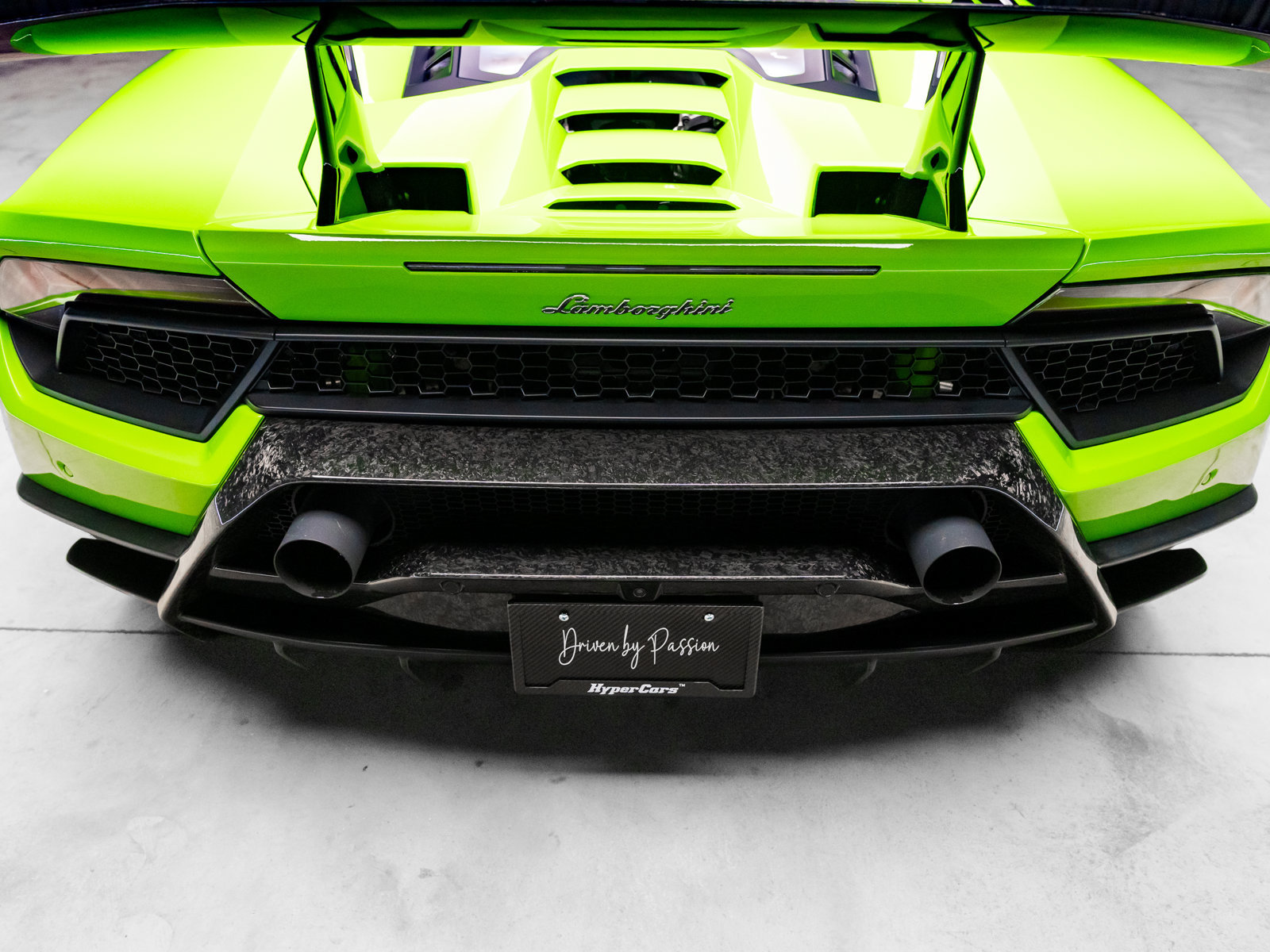 Used 2018 Lamborghini Huracan Performante AWD/4WD image 33